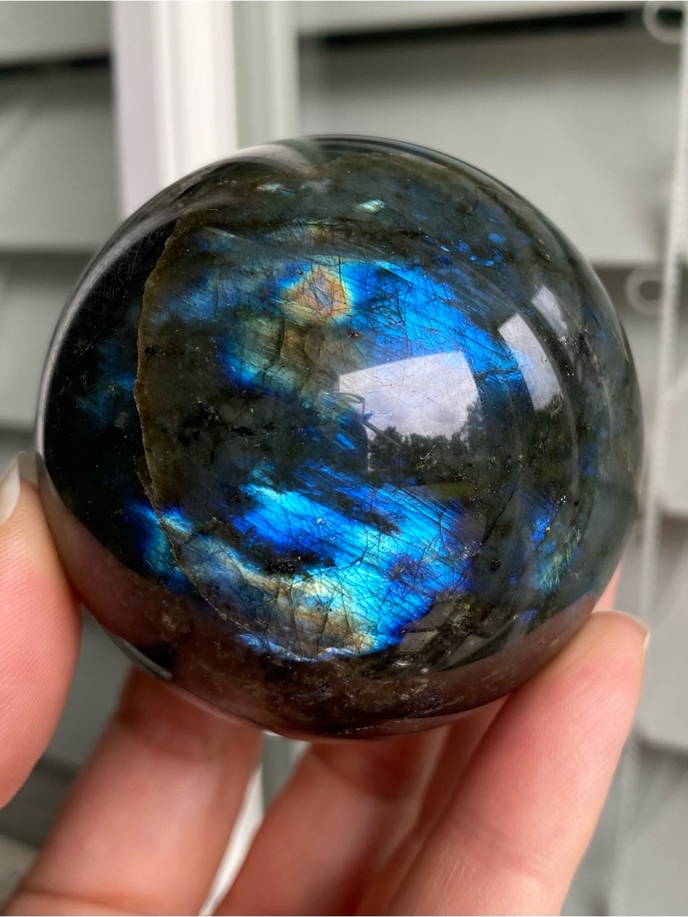 ✨ 2.22” High-Grade Labradorite Sphere ✨ - Picture 5 of 13